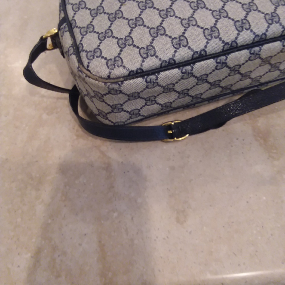 Gucci Beige & Black GG Canvas Shoulder Bag - Picture 4 of 11